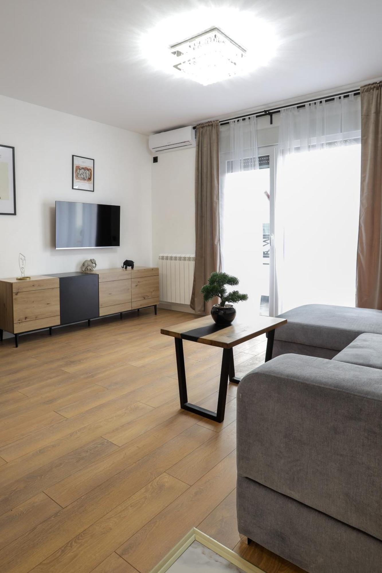 Tesla Sky Apartment Ledine