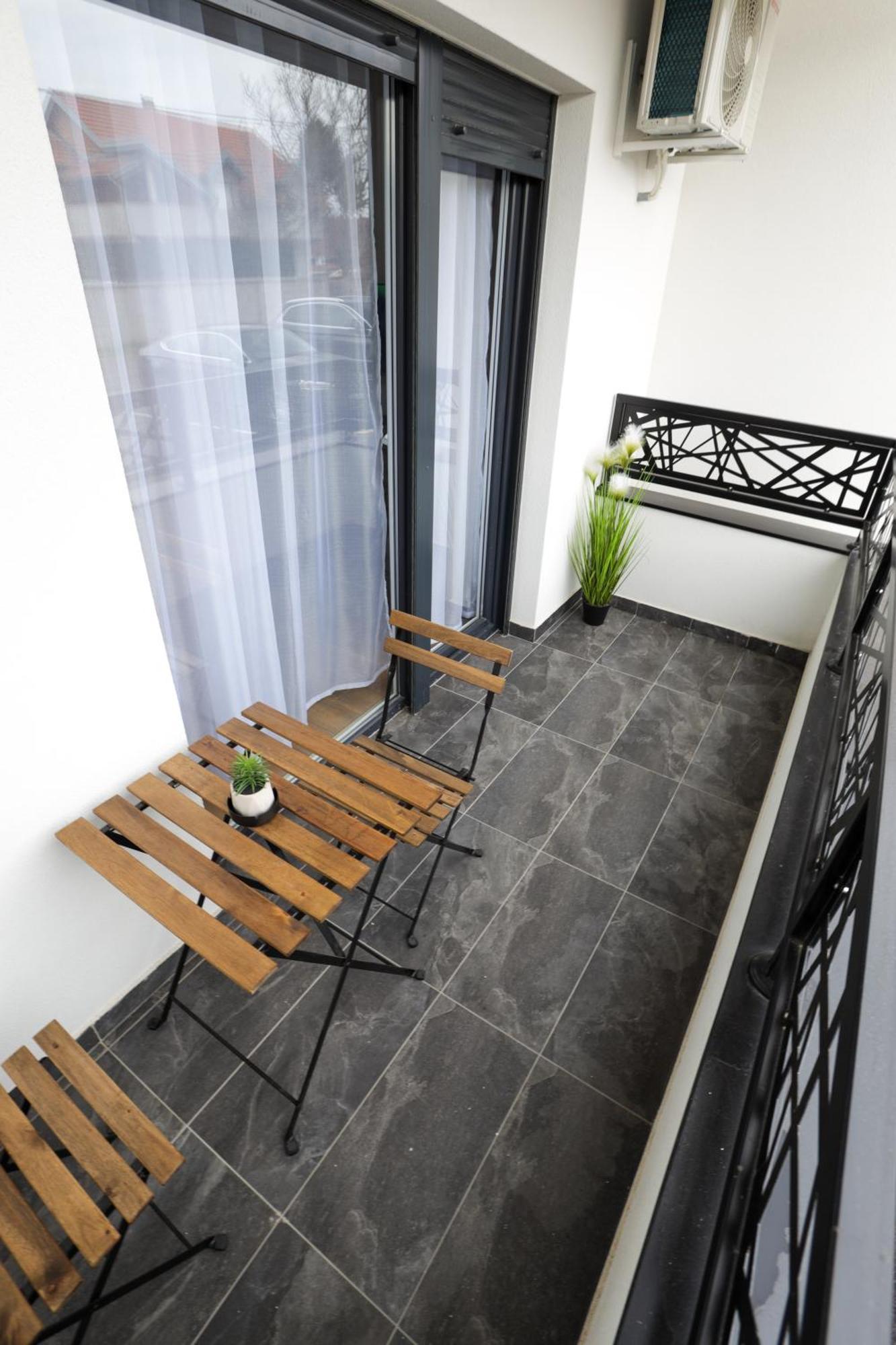 Tesla Sky Apartment Ledine
